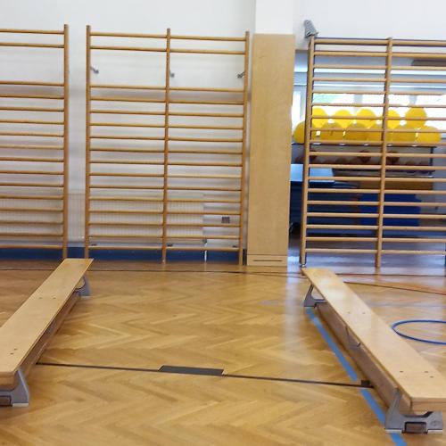 Tennis im Turnsaal