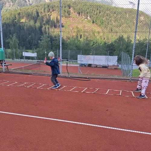 Tennistraining mit Moitzi