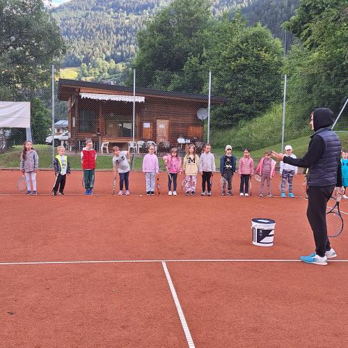 Tennistraining mit Moitzi