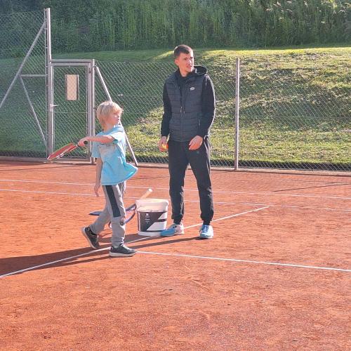 Tennistraining mit Moitzi