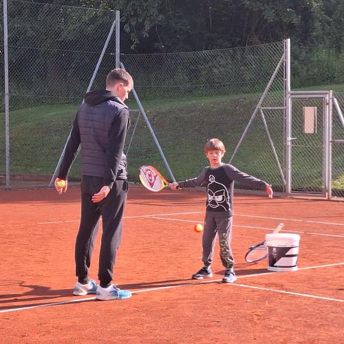 Tennistraining mit Moitzi