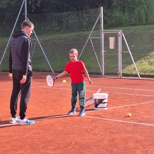 Tennistraining mit Moitzi