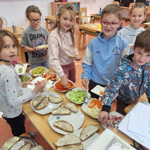 Lehrausgang "Einkaufen" mit gesunder Jause